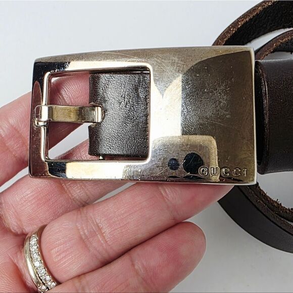 Gucci Vintage Brown Leather Rectangular Logo Gold Tone Buckle Womens Belt 70/28 main image 16